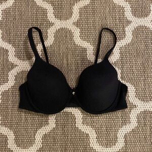 Victoria’s Secret bra lined perfect coverage size 36D